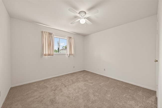 Building Photo - 9641 Hollock St