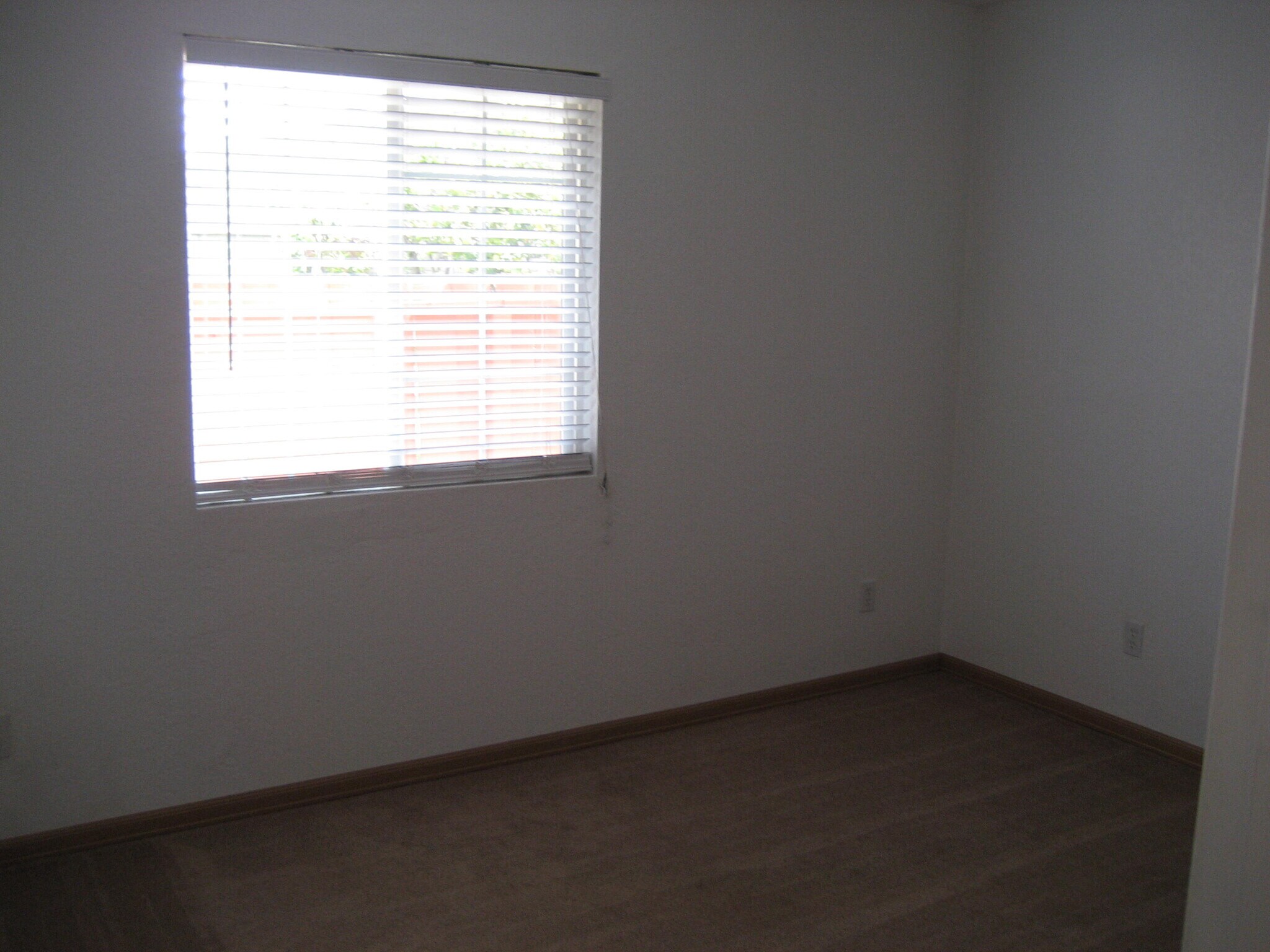 Building Photo - 26641 Eldridge Ave