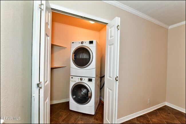 Building Photo - 7830 Basswood Ave