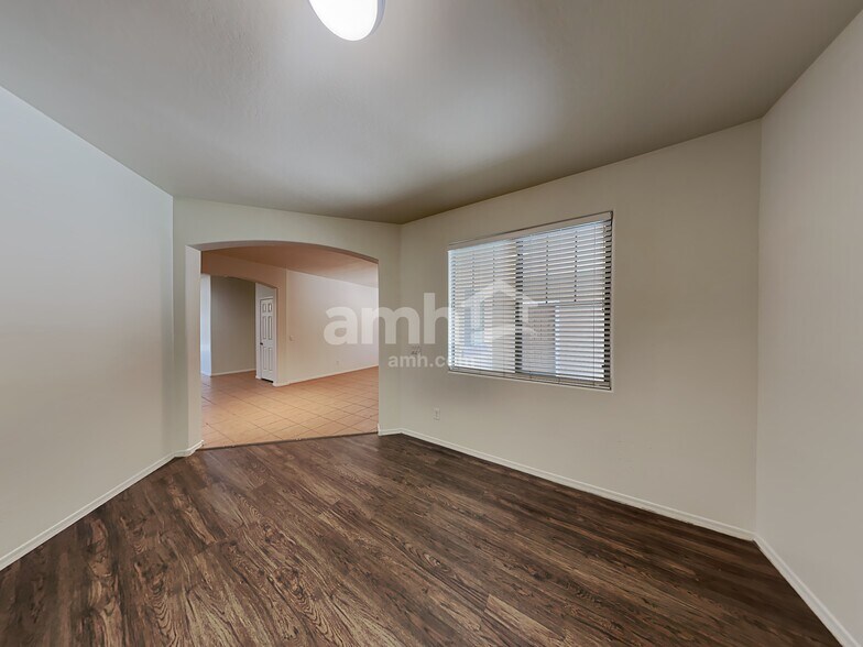 Building Photo - 6614 S 68th Ave