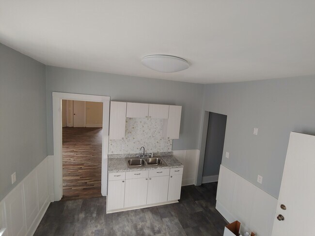 Building Photo - 2226 N Holton St