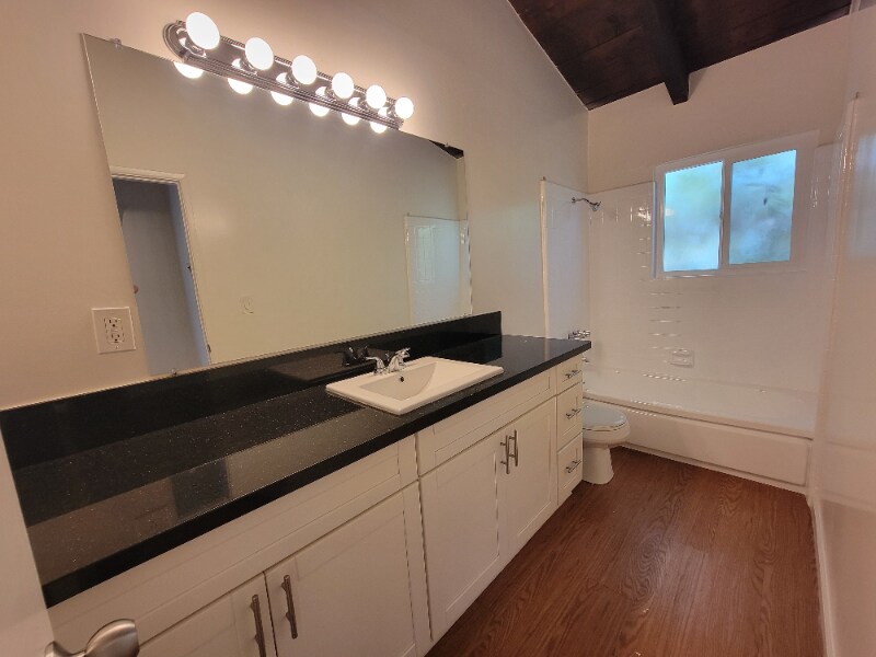 Building Photo - 7340 Ventura Canyon Ave