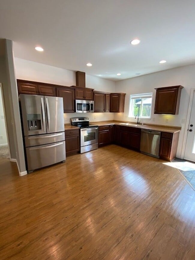 Building Photo - COMING MID-AUGUST Don't miss out on this Charming 3-Bedroom Ranch Home in Crystal Springs – Battl...