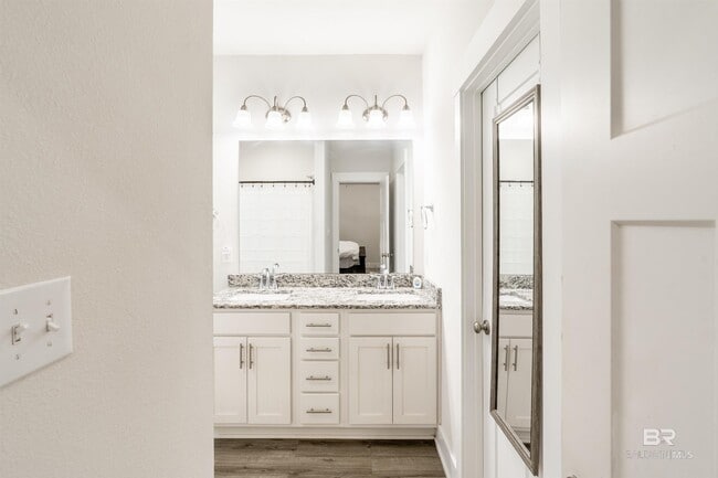 Building Photo - 16504 Prado Loop