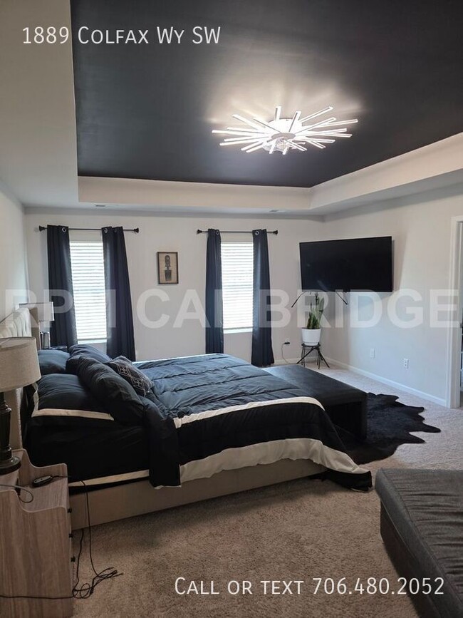 Building Photo - For Rent: Stunning 3-Bed, 3-Bath Townhome ...