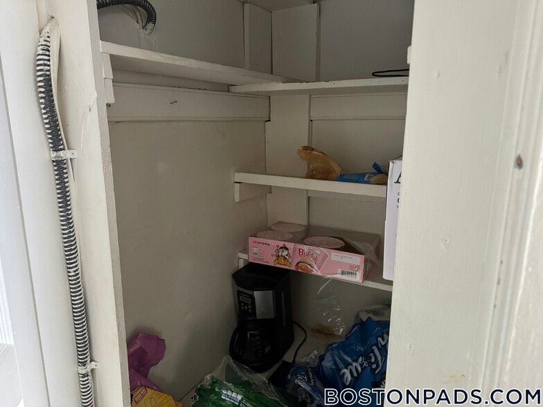 Building Photo - 14 Centre St