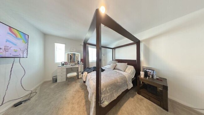 Building Photo - Charming 3-Bedroom Home with Modern Comforts