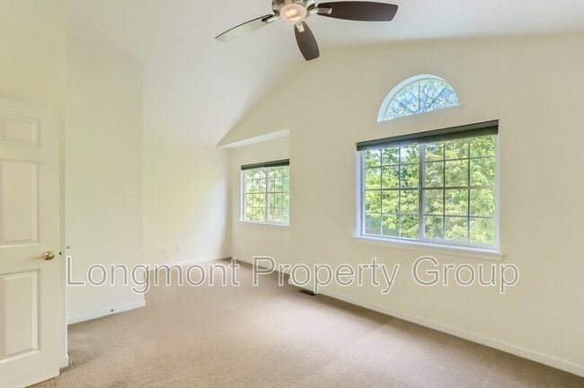 Building Photo - 907 Snowberry St