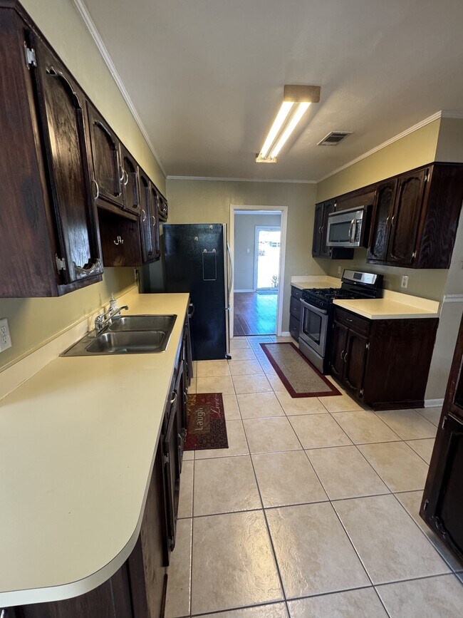 Building Photo - 1801 Carnation Ave