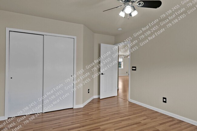 Building Photo - This beautiful 4 bedroom, 3 1/2 bathroom, ...