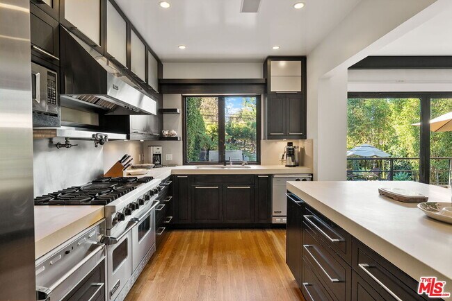 Building Photo - 215 S Anita Ave