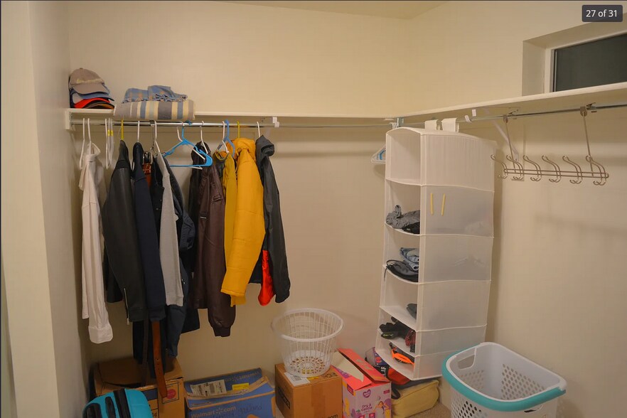 Building Photo - 9337 N Tampa Dr