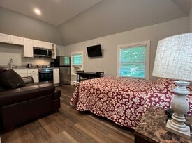 Unit 9, View 1 - 79 Montvale Ave