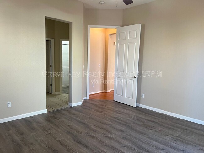 Building Photo - 4725 Dandelion Loop