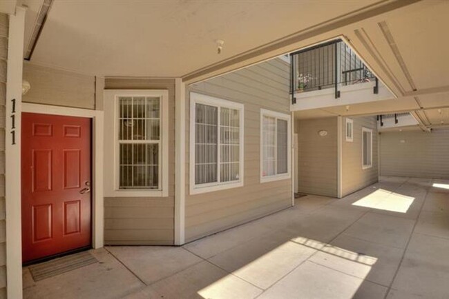 Building Photo - 2-Bedroom Condo in Prime Sunnyvale Locatio...