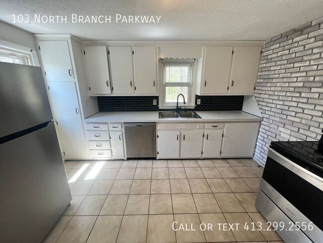 Building Photo - 103 N Branch Pkwy