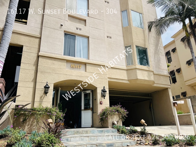 Building Photo - 16117 W Sunset Blvd