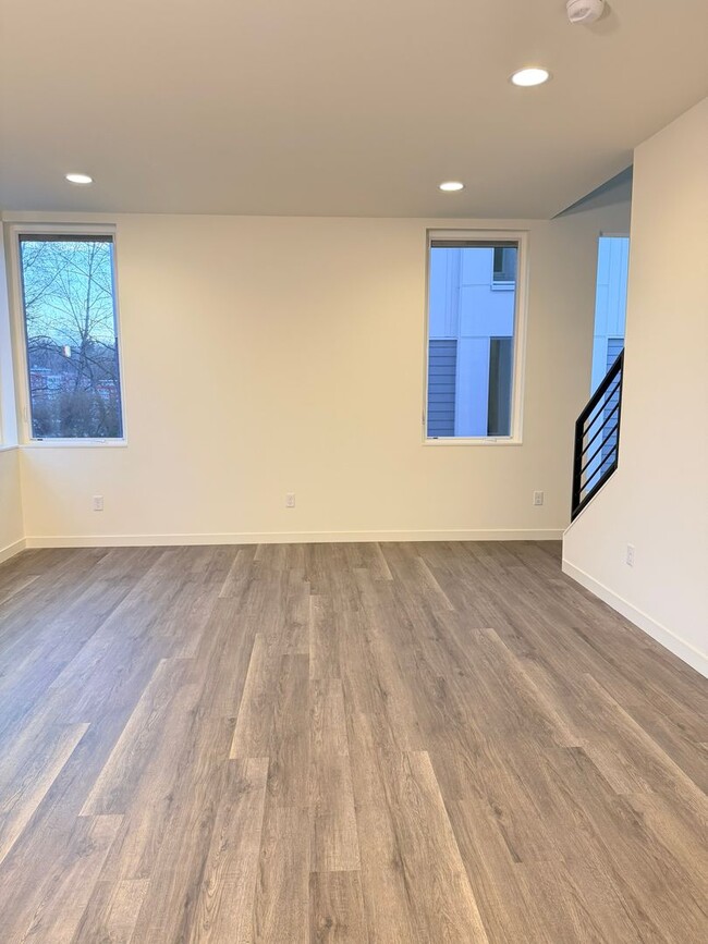 Building Photo - Brand New 3bd Townhome!