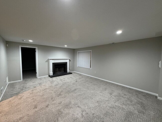 Building Photo - 1835 S Stacey St