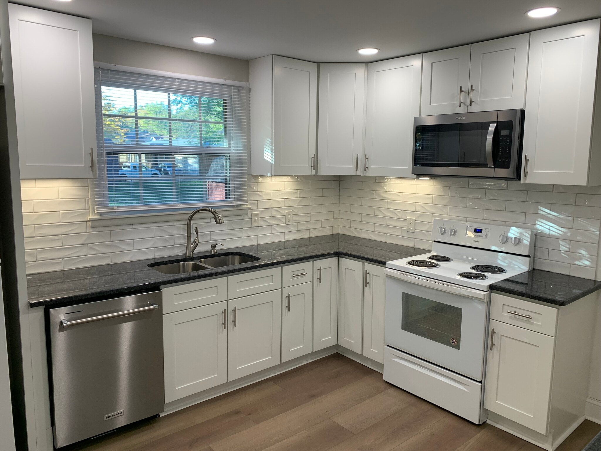 Building Photo - 276 Bonnasprings Dr