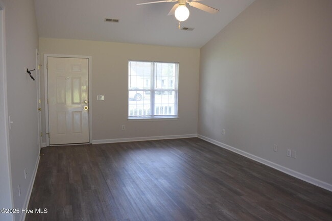 Building Photo - 708 Tabor Ln