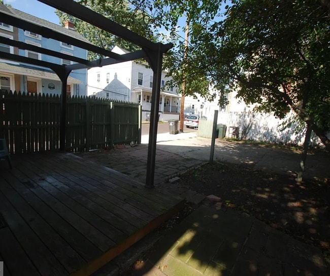 Building Photo - Charming 2-Bedroom Single-Family Home – Pr...