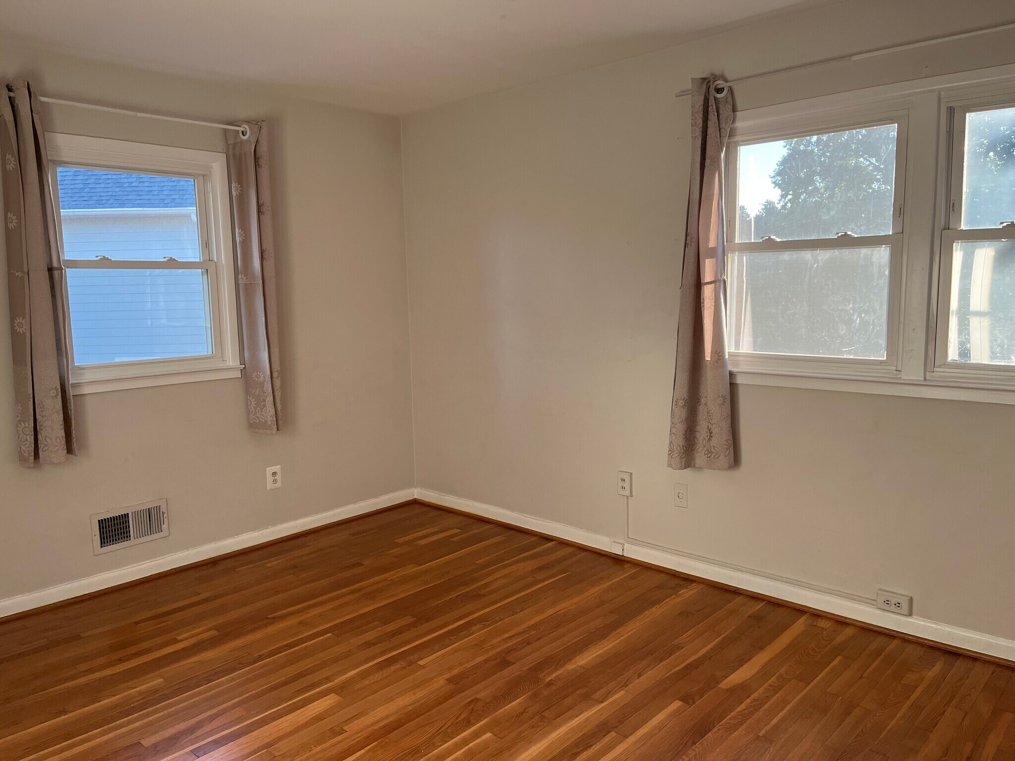 Building Photo - 7206 Bayside Ct