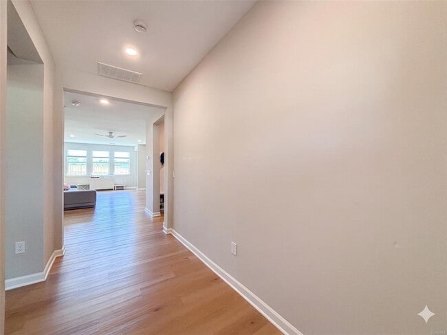 Building Photo - 154 Westover St