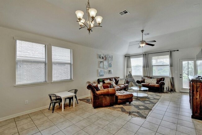 Building Photo - 2208 Granite Hill Dr