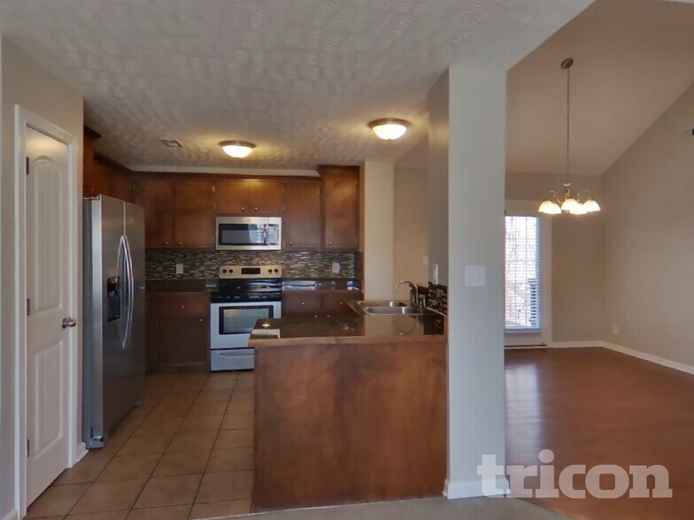 Building Photo - 1457 Mutual Dr