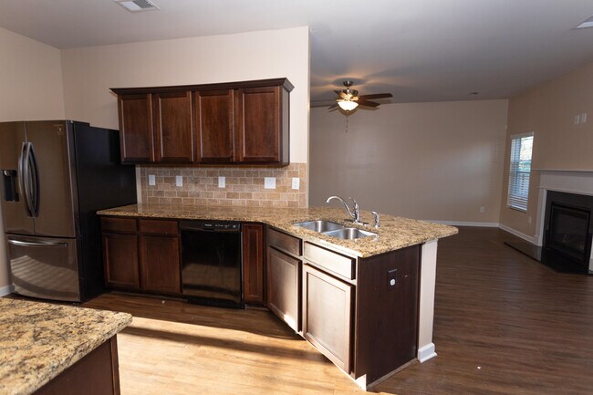 Building Photo - 4632 Southwind Rd