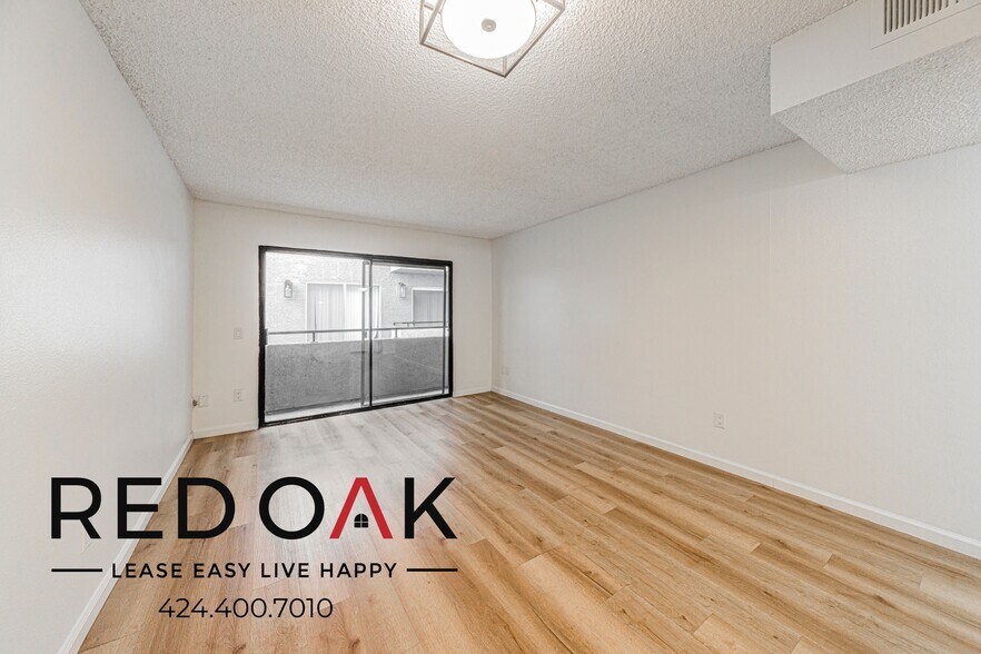 Building Photo - 11817 Victory Blvd