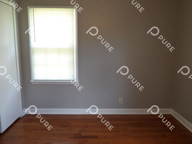 Building Photo - 2108 Linde St NW
