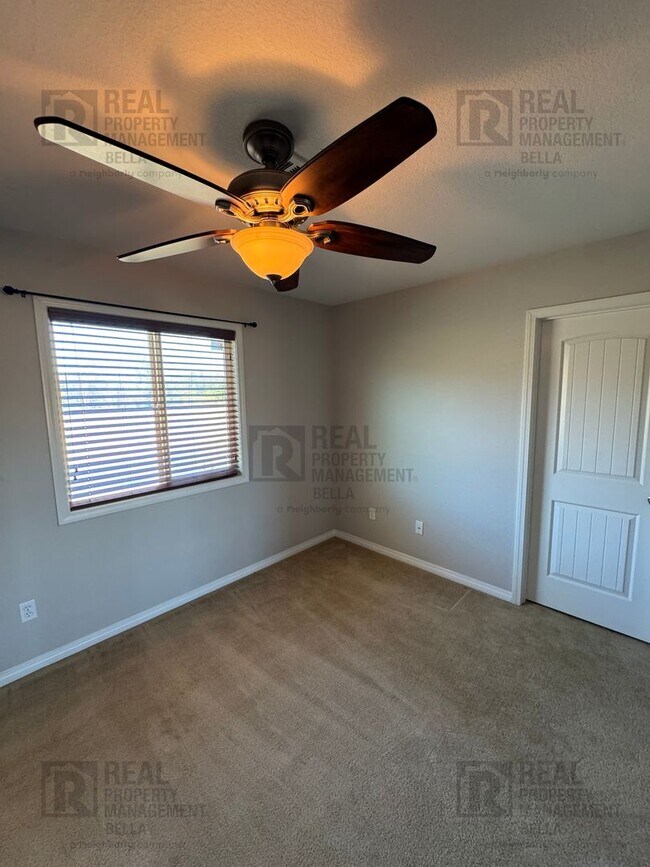 Building Photo - Spacious 4-Bedroom Menifee Home with Downs...