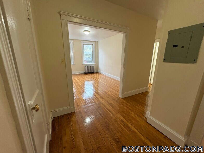 Building Photo - 135 Washington St