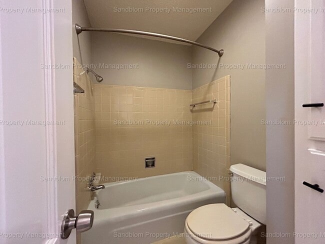 Building Photo - For Lease | Midtown Tulsa | Duplex