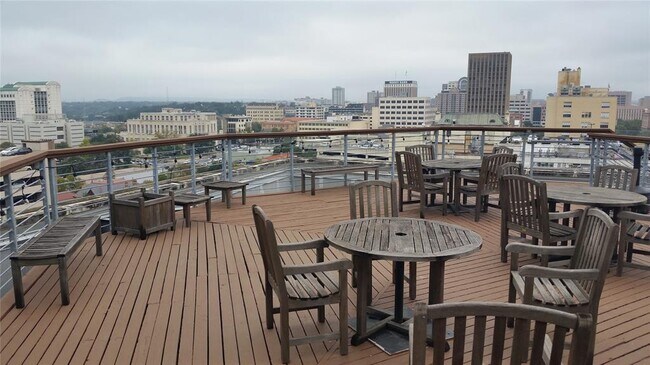 Building Photo - 710 Colorado St