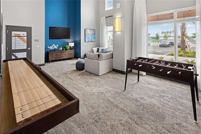 Building Photo - 5256 International Dr