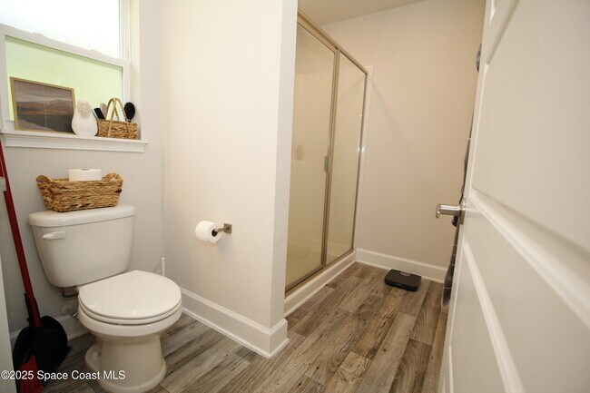 Building Photo - 338 Garvey Dr SW
