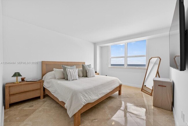 Building Photo - 2080 S Ocean Dr