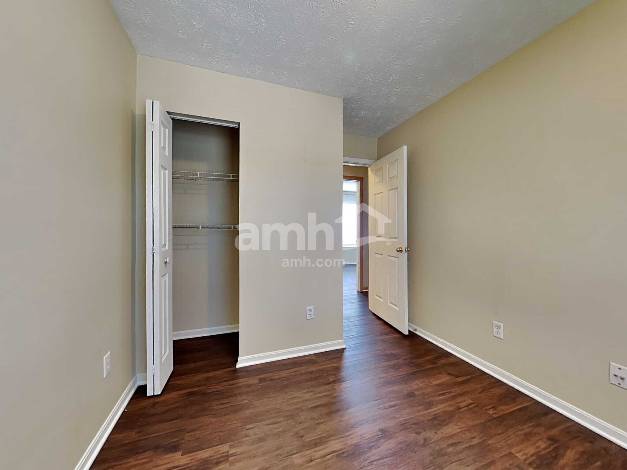 Building Photo - 2565 Chateaugay Ct