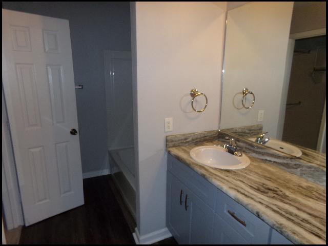 Building Photo - 220 Gamble Rd