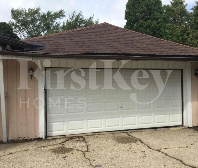 Building Photo - 123 Keller Ave