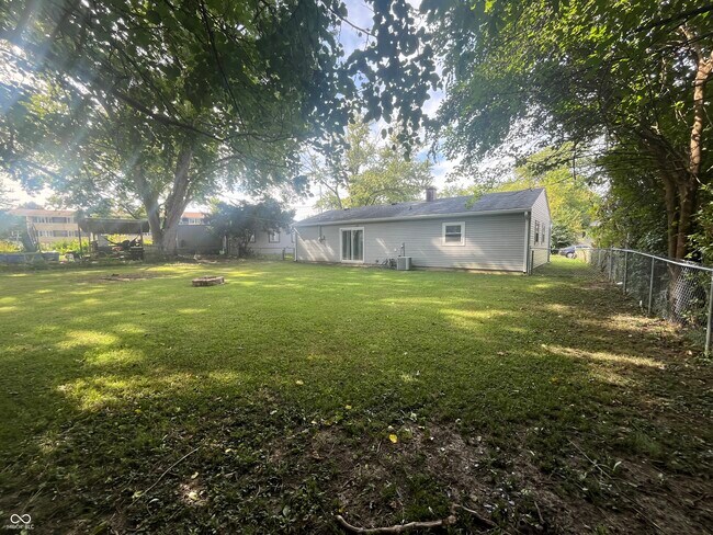 Building Photo - 3831 Bennett Dr