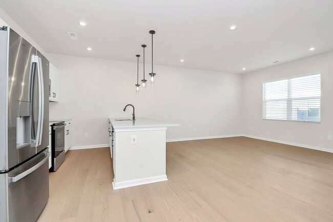 Building Photo - 5855 Executive Center Dr