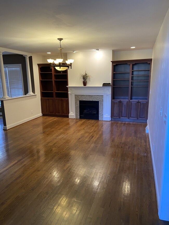 Building Photo - 100 Beacon Hill Pl