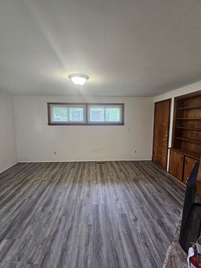 Building Photo - 7022 Gardner Dr