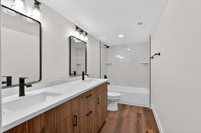 Building Photo - JR119L