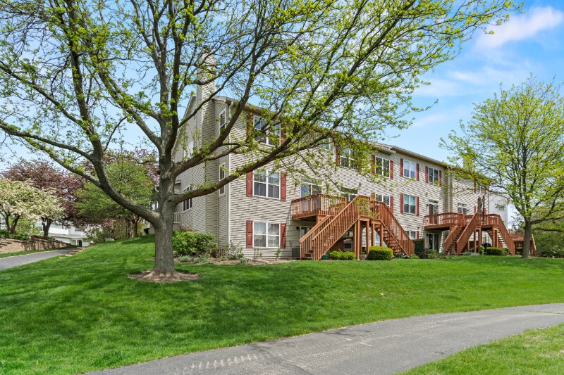 Building Photo - 259 Grand Ridge Rd