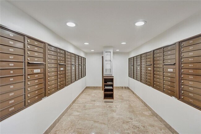 Building Photo - 5200 N Ocean Blvd